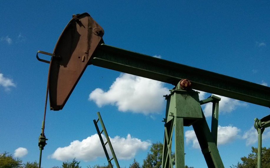 На Росію найближчим часом обвалиться хвиля нафтодоларів, – Bloomberg